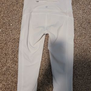 Lululemon Capri Leggings SZ 4